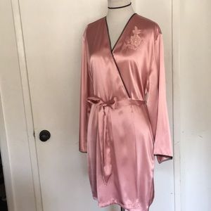 Jones New York polyester silky kimono robe